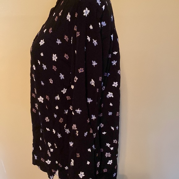 COPY - LOFT blouse - Picture 6 of 13